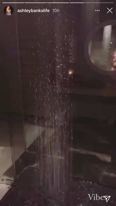Ashle<wbr>ybank<wbr>slife shower video