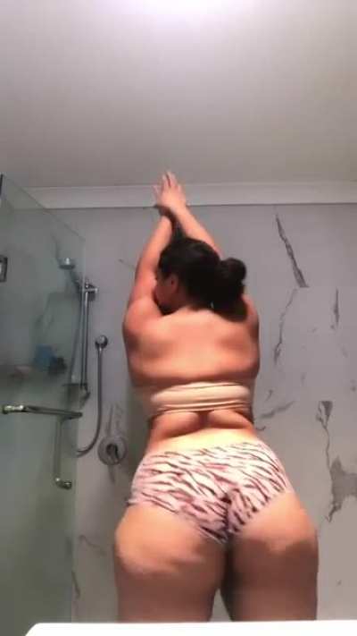 Anyone know her @