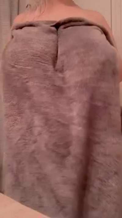 Come shower with me next time? 💦