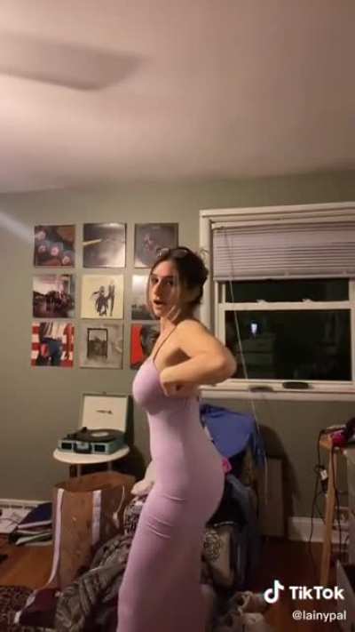 So thick 🥵🥵🥵🥵