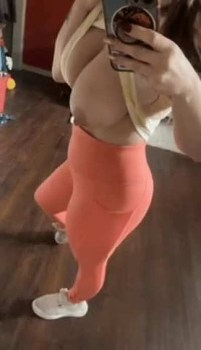 Milf tits 🤩