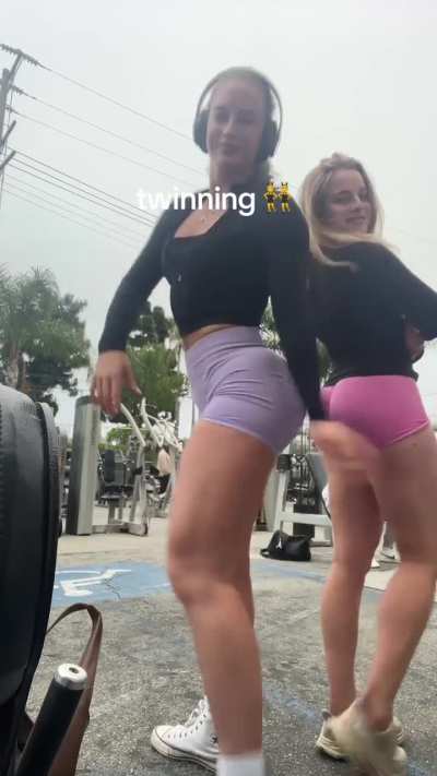 Ella & Erika Platek