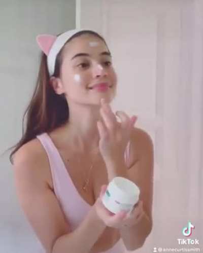 Anne Curtis