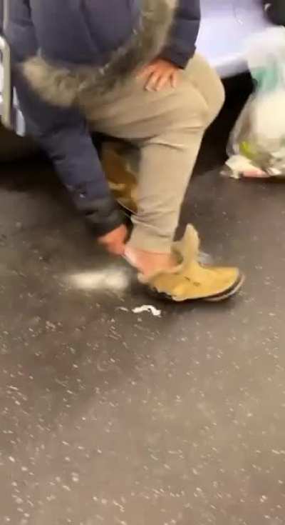 Lady on the subway this afternoon