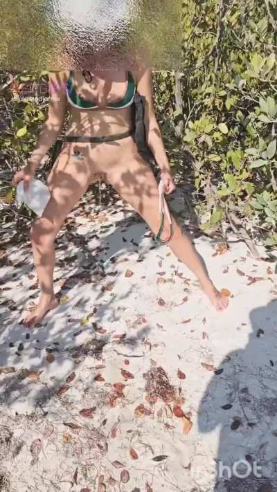 My wife pisses outdoors.