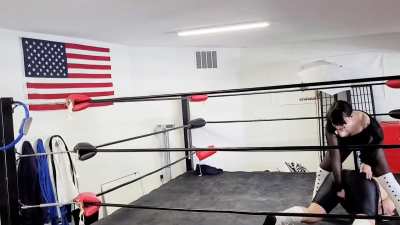 Kisa Kicks wrestling ballbusting and face sitting on CJ. Links on profile to full video 👢💥🍒🍆💦<wbr>😍