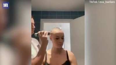 Tear-jerking moment boyfriend shaves his girlfriend's head as she copes with alopecia - and then turns the clippers on himself in a tender act of support