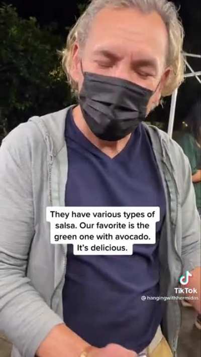 Dad takes daughter to his favorite taco spot