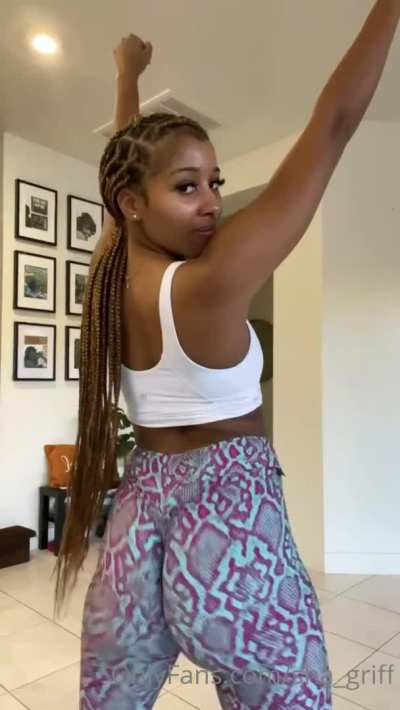 sha_griff twerk