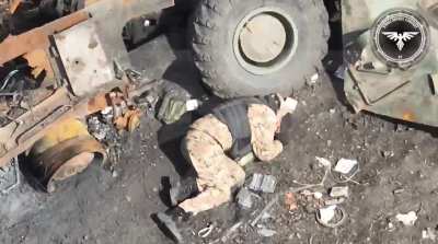 Lone Russian soldier with striking resemblance to Léon gets finished off with a FPV drone