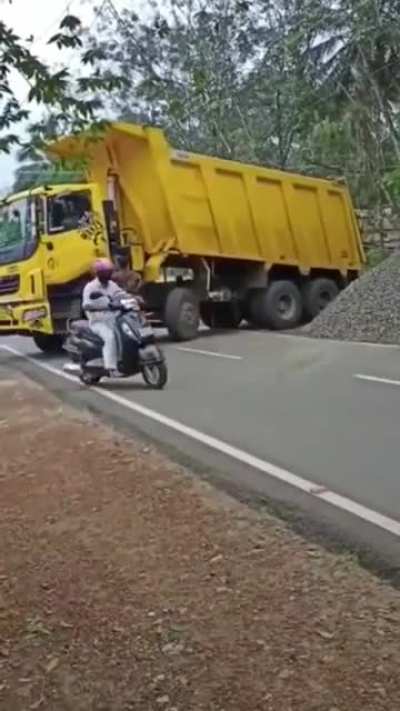 Unloading.....