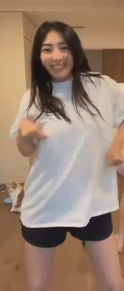 Janjan with the dance moves 