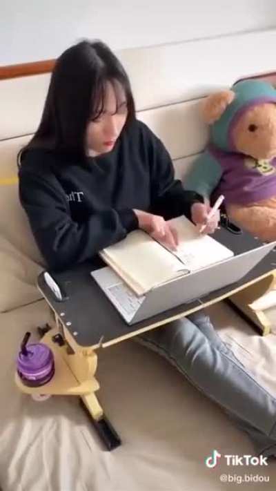 Bed table