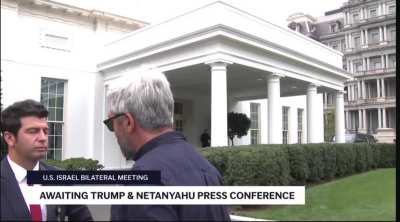 NTV ABD Temsilcisi Hüseyin Günay, AP kamerası kayıttayken fark etmeden düşüncelerini anlatıyor.