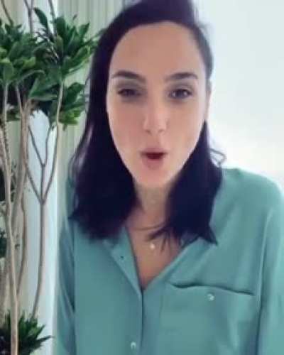 Gal Gadot waiting for your load