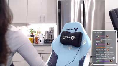 hyoon is too short