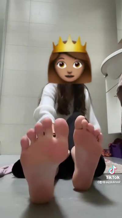 Socks removal 😋