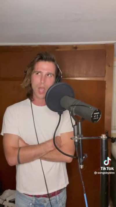 Adam Levine’s DM’s turned into a Maroon 5 cover
