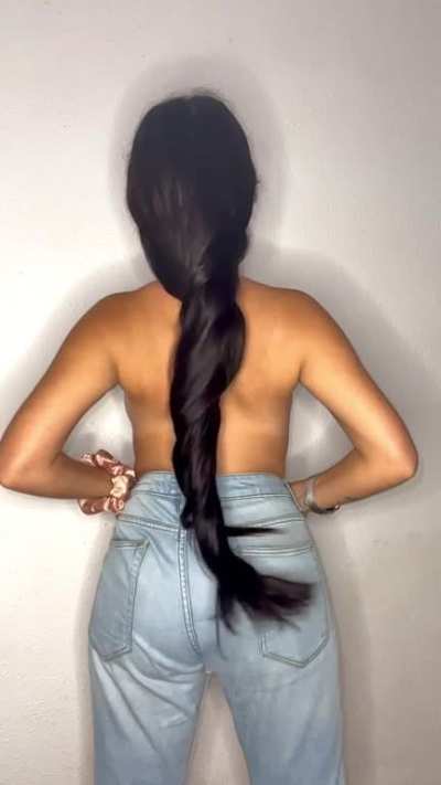 Slo mo topless (@peq<wbr>uehon<wbr>tas93<wbr>) on insta