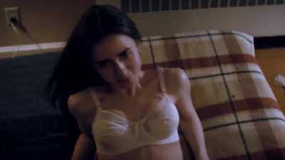 Lily Collins 