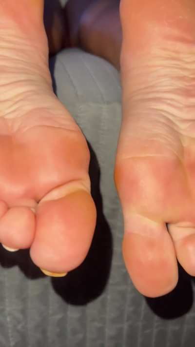 sweaty feet (oc)