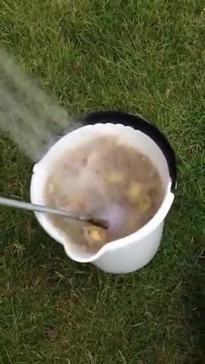 The quick method to peel a large quantity of potatoes.
