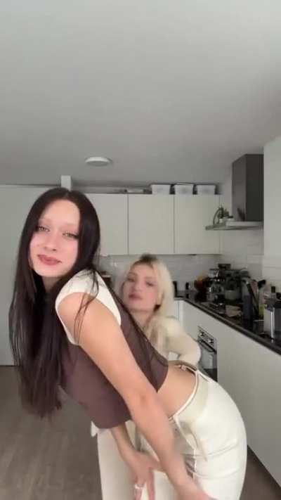Kayla Shyx: Lasst dieses tiefgründige Video erst mal ein bisschen auf euch wirken. Nicht jeder wird’s verstehen :/