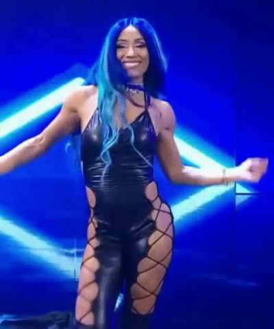 Sasha in this outfit 🔥