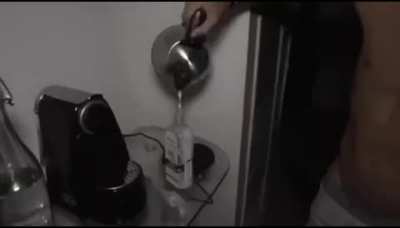 Dev amme hizmeti. Daha önce atılmış olabilir. Öyleyse de bir hatırlayalım. Svetabily hatunun o yürek yakan porn videosu.