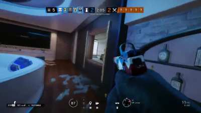 Part 2 of replacing sounds in siege with my own voice! second try :)