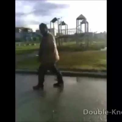 Çocuk mocuk sikimde değil iyi olmuş piçe. Rahat bıraksana adamı amınakodumun sarı pipisi