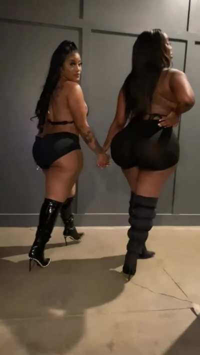 Two of the fattest asses on iG 🤯how the hell you suppose to choose?!?!? 🥴😩😭😍🤦<wbr>🏾‍♂️🍑 DAMN…