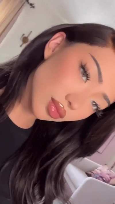 💋