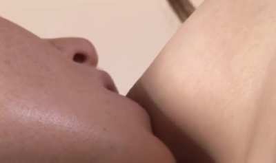 [r/br<wbr>easts<wbr>uckin<wbr>g] She knows just how her friend likes it