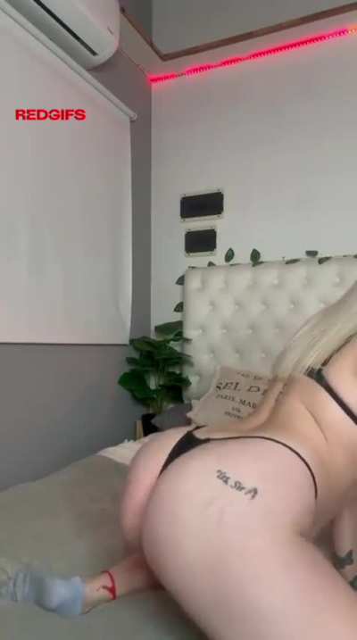 HUMAN 19f [F4M] React if you're in NY and into College girls