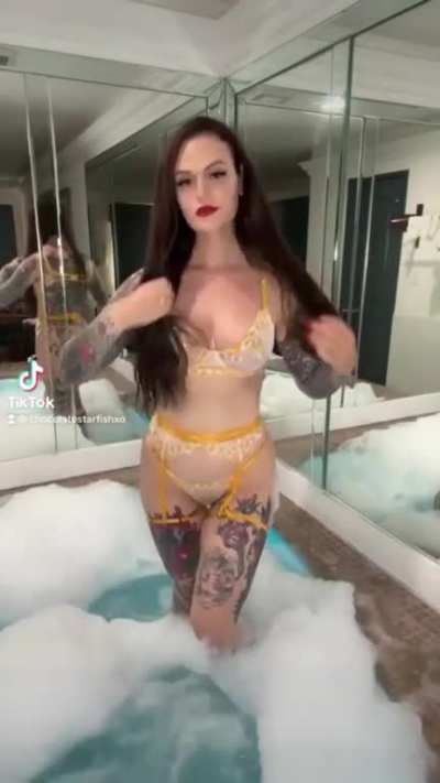 Gotta love this flashing trend