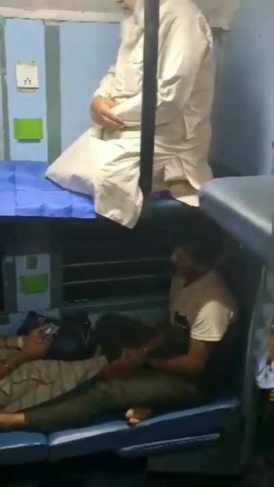 India in a nutshell (not in a good way)