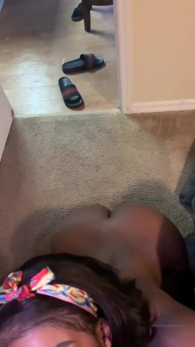 NOTHING BETTER THEN A EBONY QUEEN<wbr>👸🏿GIV<wbr>ING NO HANDS🙌 JOB😲 GET HER CONTENT FOLDER IN COMMENZ 👇