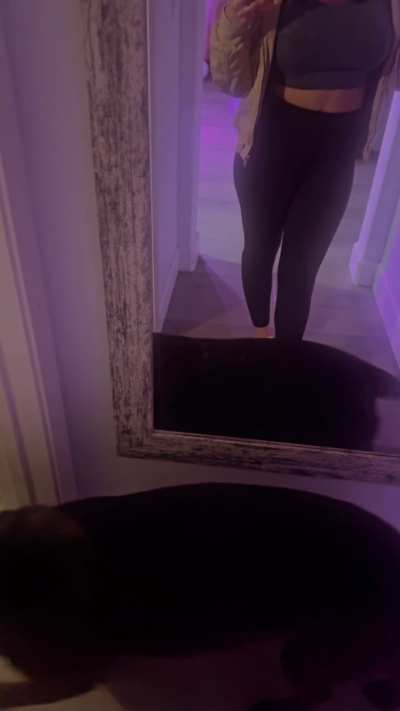 Hotwive at play come watch!👀💙