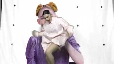 charli singing claws over grimes talking about the time she only ate spaghetti for two years