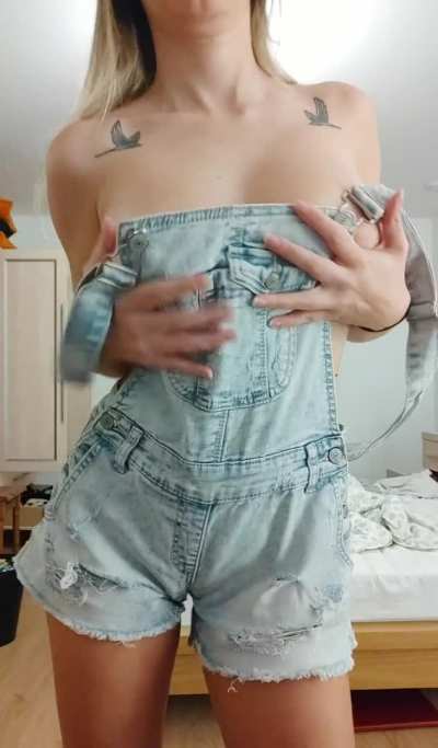 Can I be your petite/busty little fucktoy? 🇸🇪