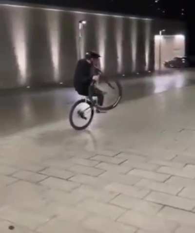 HMRB while this pops off