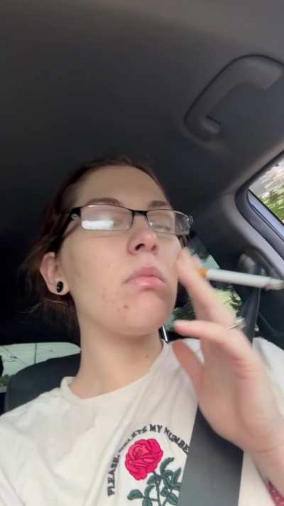 😘🚬 goodmorning, errands and a smoke.