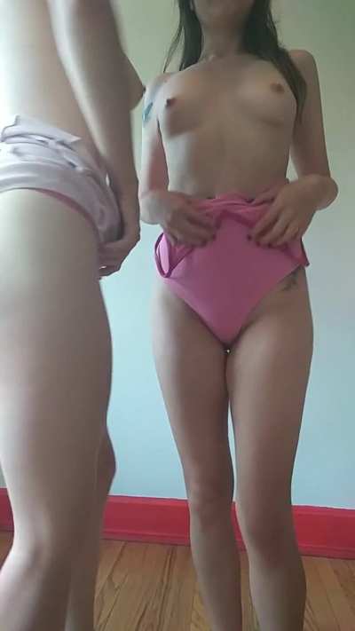 My best friend and I are taking a survey on how many earlybirds enjoy small titty reveals 💖