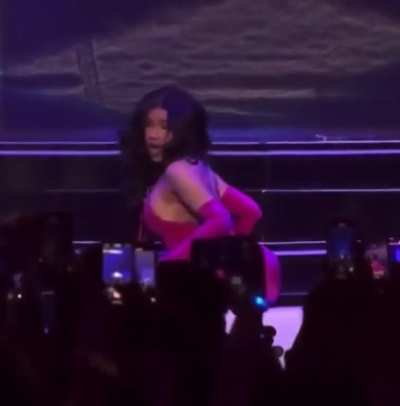 she makes me so wet