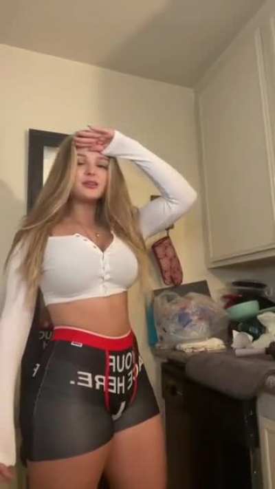 White Girl With That Ass 🤤