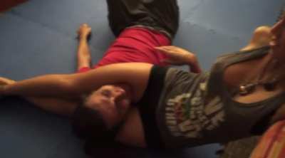 Scarlett squeezes 2