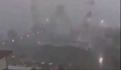Ferris wheel in Piombino, Italy, as winds reach 170 km/h