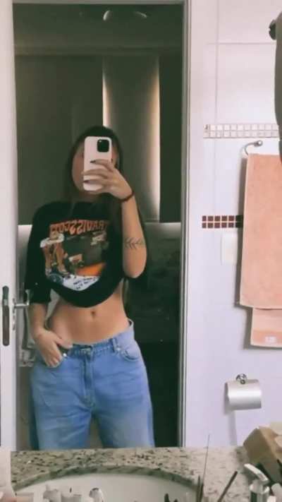 Gabi’s figure is so sexy 