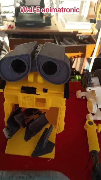 Wall-E animatronic robot diy